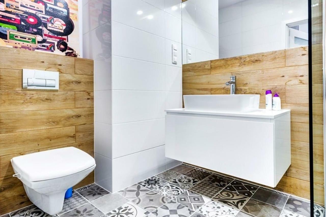 Bluebird City Center Appartamento Breslavia Esterno foto